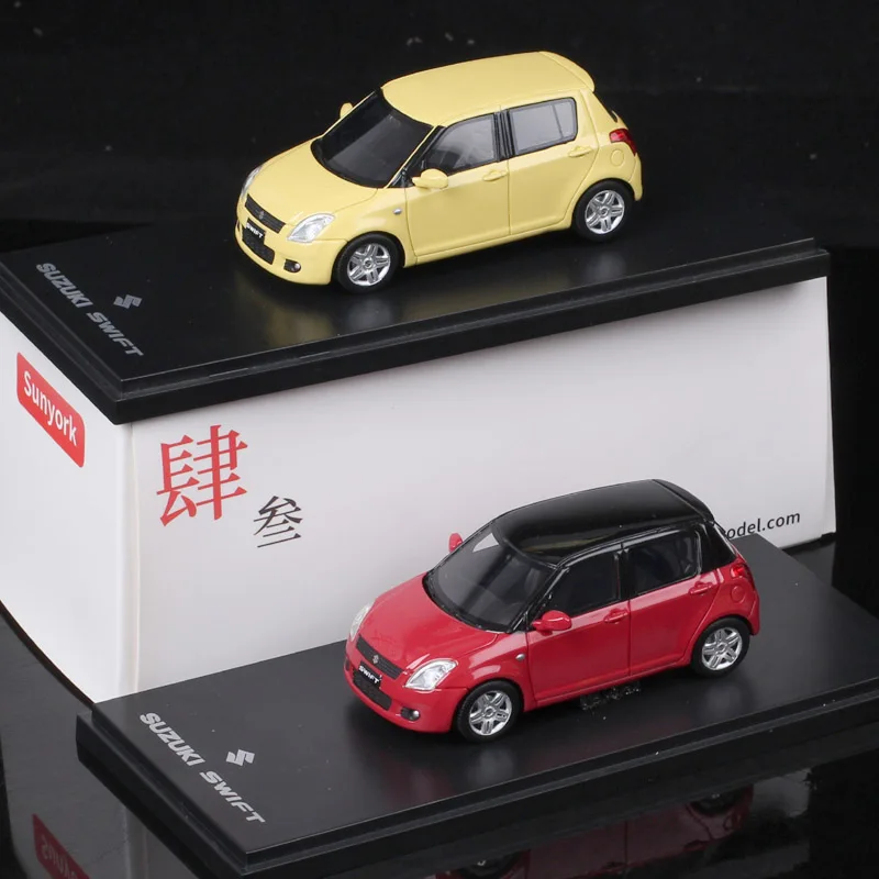 Sunyork 1/43 Scale Suzuki Swift Small SUV Resin Car Model Vehicles Toy Acrylic Box Souvenir Collection