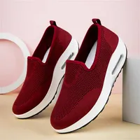 Super Lightweight Thick Sole Fashion Sneakers 2024 Women Tennis Ladies Shoes Size 42 Dropshipping Sports Second Hand