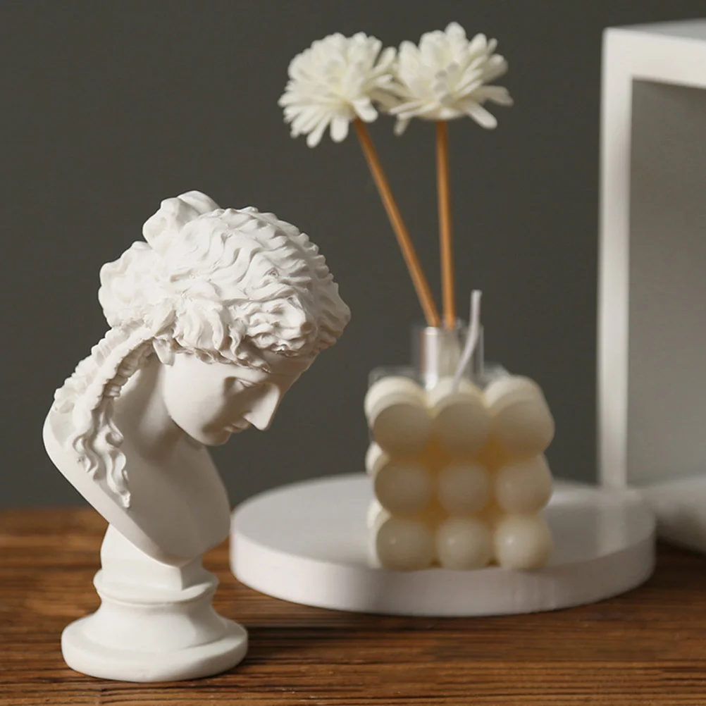 

1Pcs European Style Resin Sculpture Greek Bust White Ancient Character Desktop Ornament Tabletop Decor
