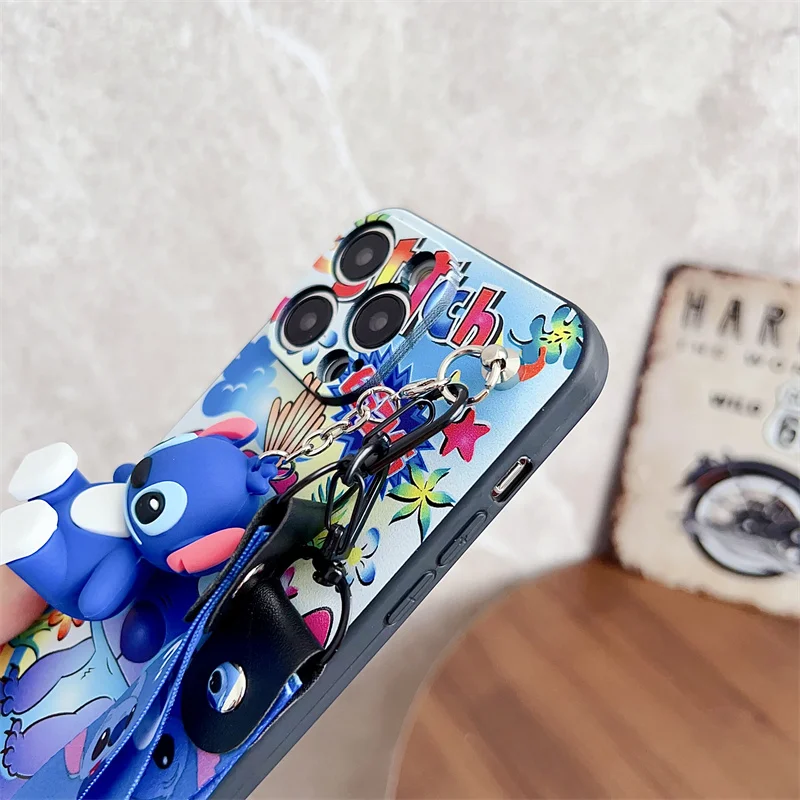 Disney Lustige Cartoon Nette Stich Engel Stretching Stand Lanyard Telefon Fall Für iPhone 12 11 13 14 15 Pro max X XR Weiche TPU Fällen