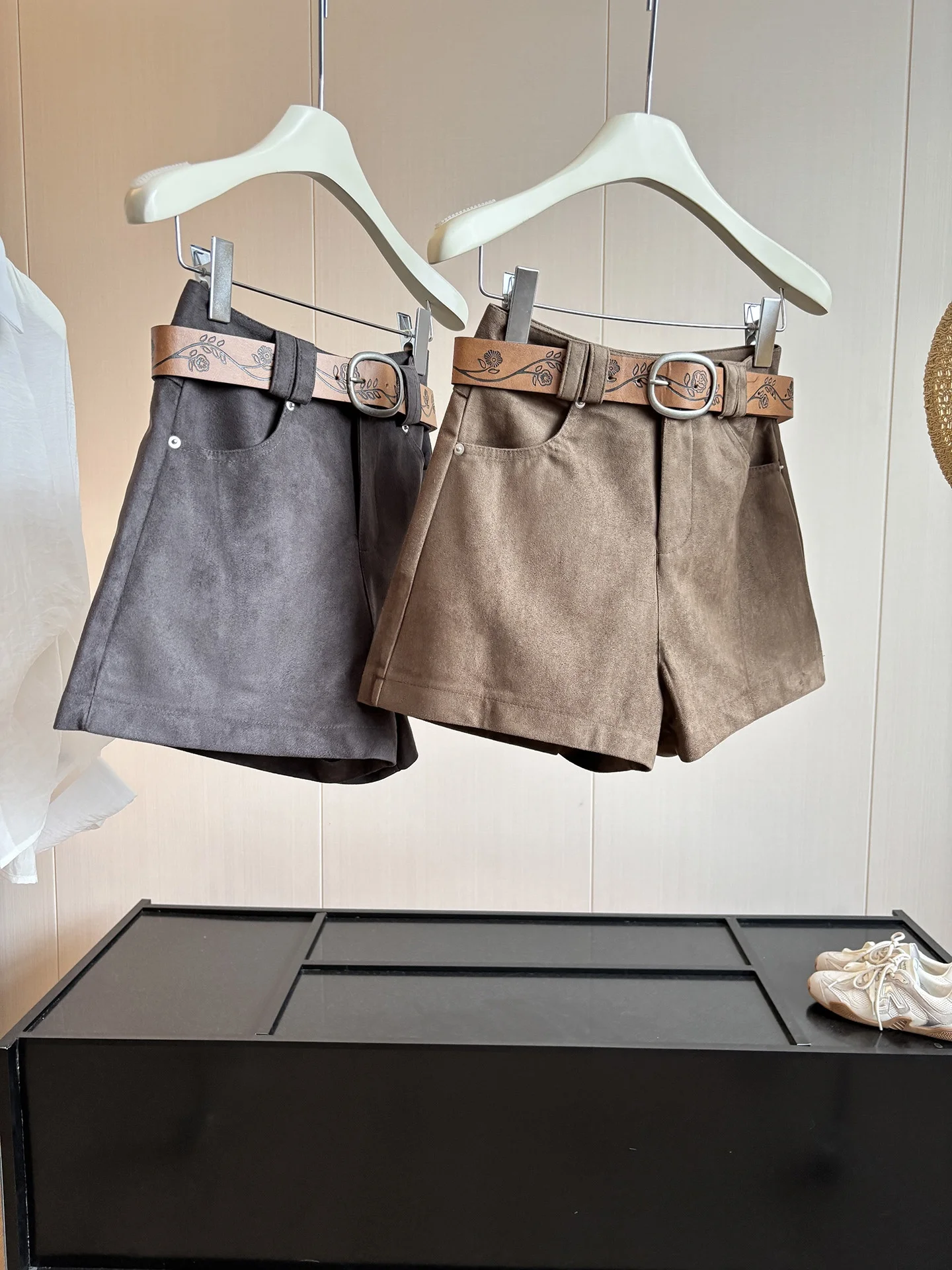 Brown Suede Casual Shorts Women's Early Autumn High Waist Fashionable Loose Wide Leg Pants Boot Pants Commute Style Polyester...