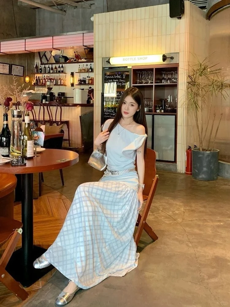 

Элегантный летний комплект из 2 предметов для женщин: блузка с асимметричным вырезом и юбка в клетку, облегающий крой ​