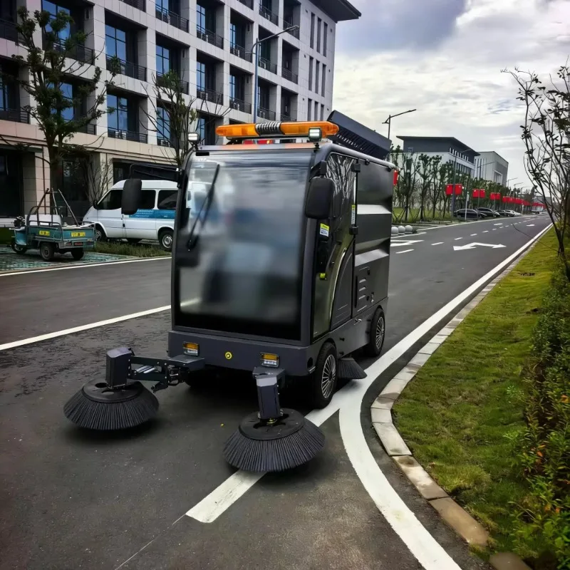 Balayeuse électrique 48V à conducteur embarqué pour le nettoyage des feuilles dans les usines, parcs, routes, propriétés, communautés et écoles