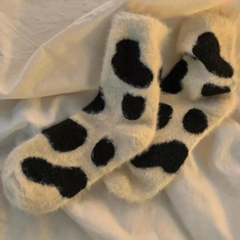 2 Pairs Cute Cow Spots Print Socks, Thickened & Warm Coral Fleece Socks, Women\'s Stockings & Hosiery