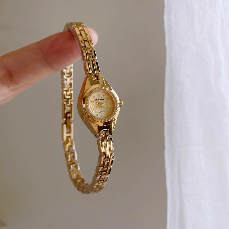 Classic trend women's watch elegant simple light luxury waterproof 2025 quartz watch birthday gift