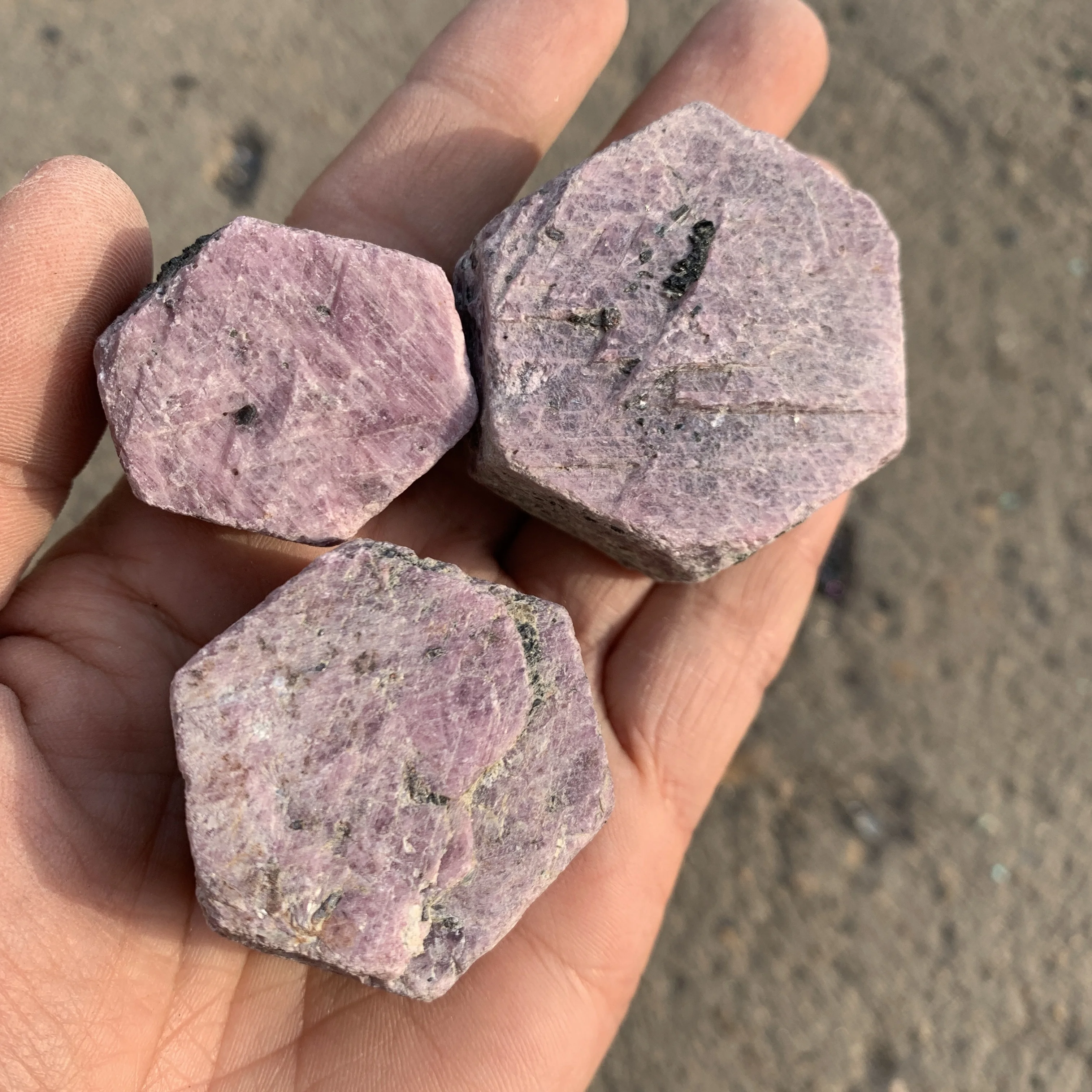 Natural Raw Purple Corundum stones rough mineral crystal for Teaching specimens