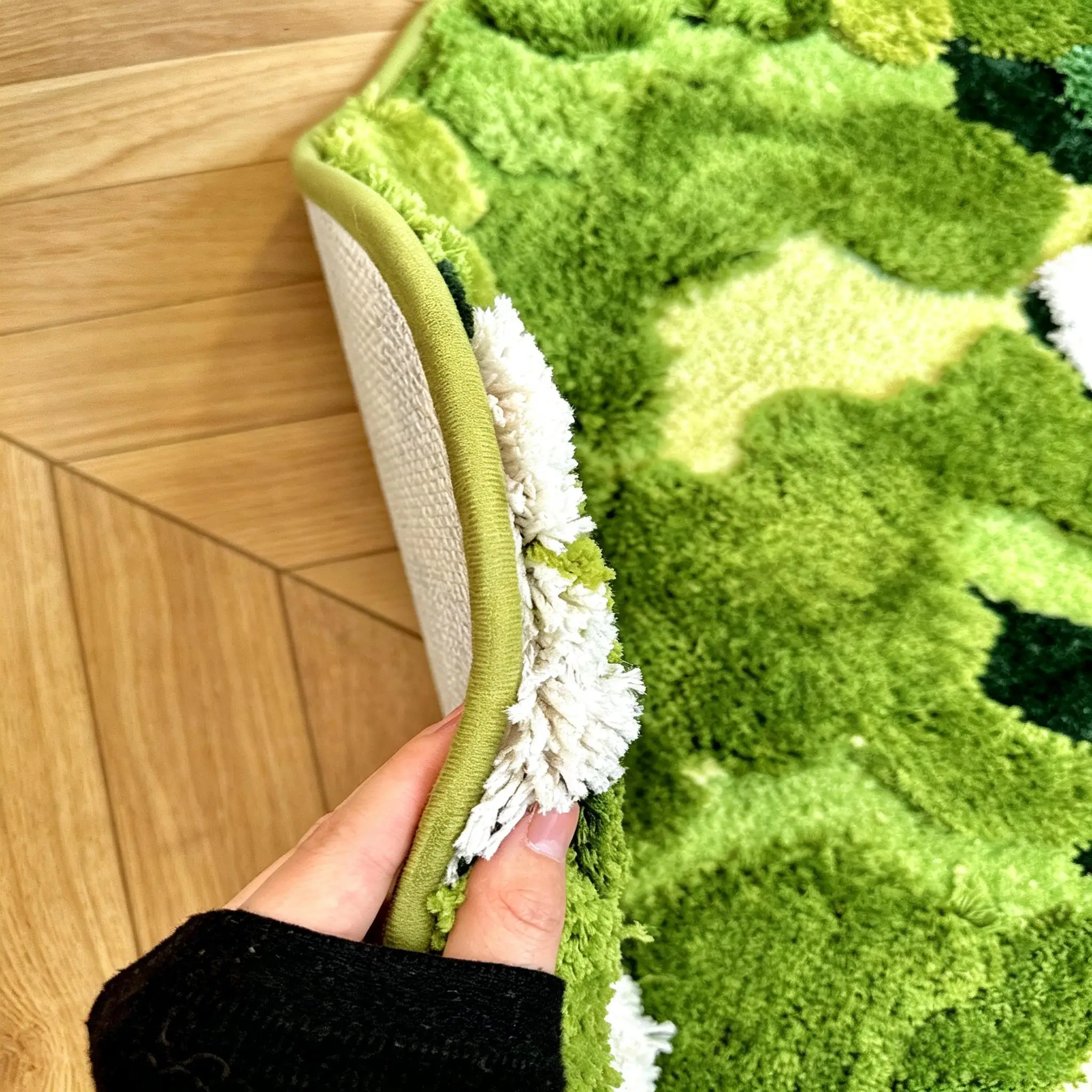 سجادة جانب السرير بتصميم طحالب - مراجعة Zara Home Bathroom Rug وسعره