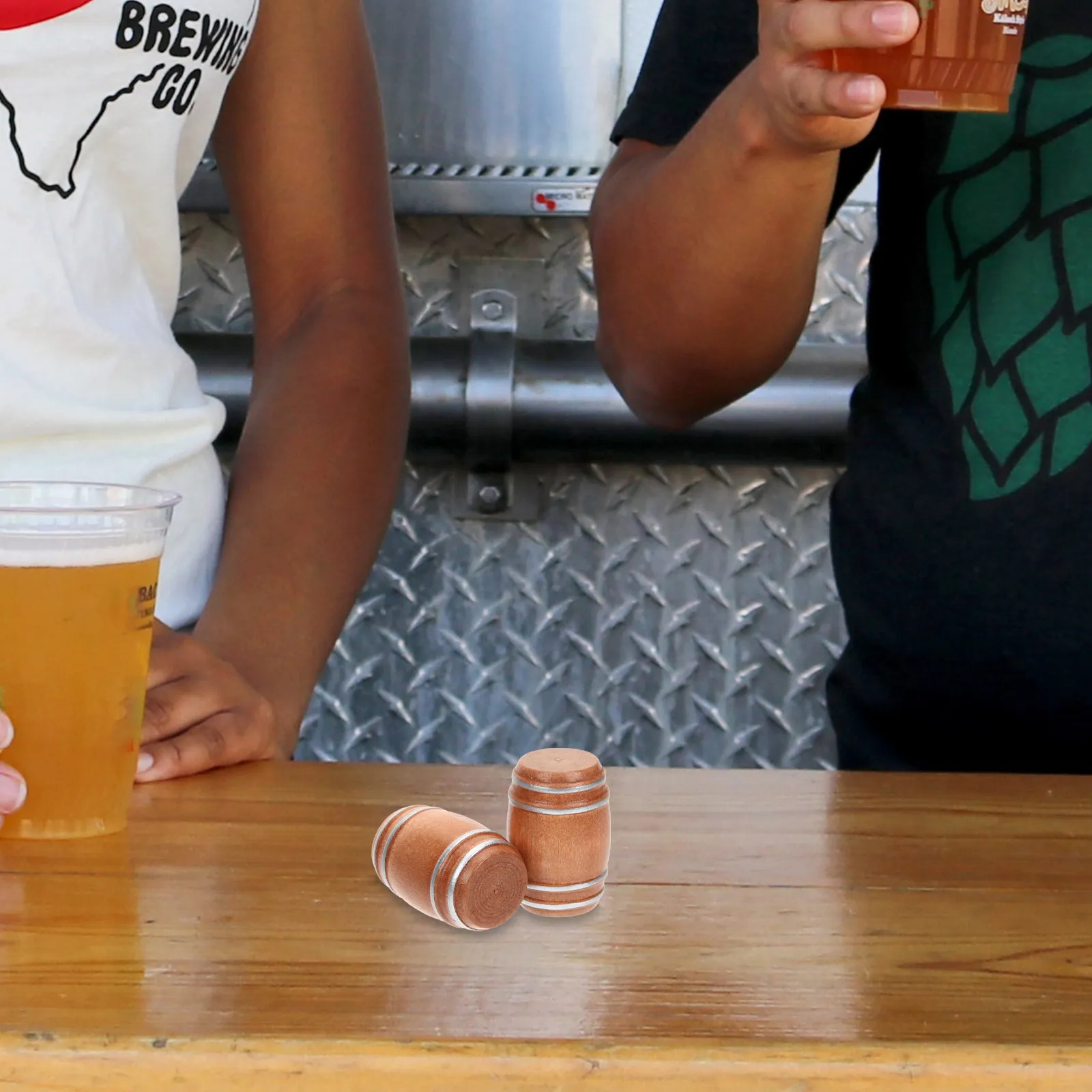 

2 шт. миниатюрные деревянные пивные бочки, универсальный аксессуар для декора дома, украшение для миниатюрных домиков, элемент декора для микросцен DIY