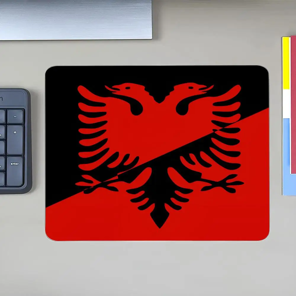 Alfombrilla de ratón MINISO con bandera F-Albania, alfombrilla de ratón de juego de Anime, alfombrilla de escritorio pequeña de alta calidad, alfombrilla de escritorio de goma para ordenador portátil