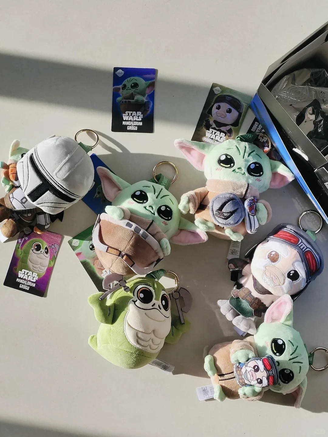 

Hot Toys Wars Mandalorian Grogu Cosbi Doll Blind Box Cute Cartoon Backpack Keychain Pendant Birthday Surprise Gift For Fans