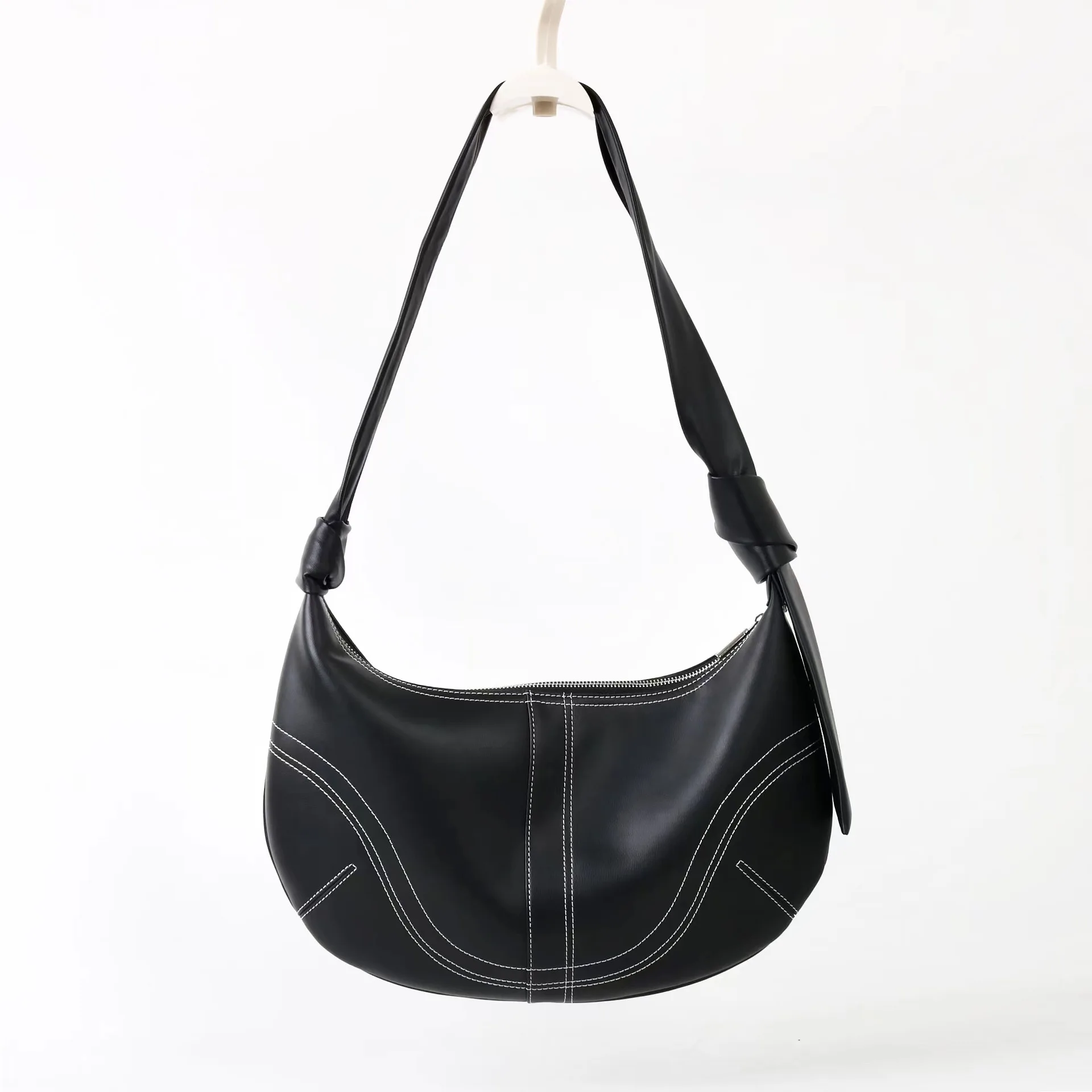 

Genuine leather crescent armpit bag 2025 new niche design cowhide loose large capacity portable crossbody bag women shoulder bag