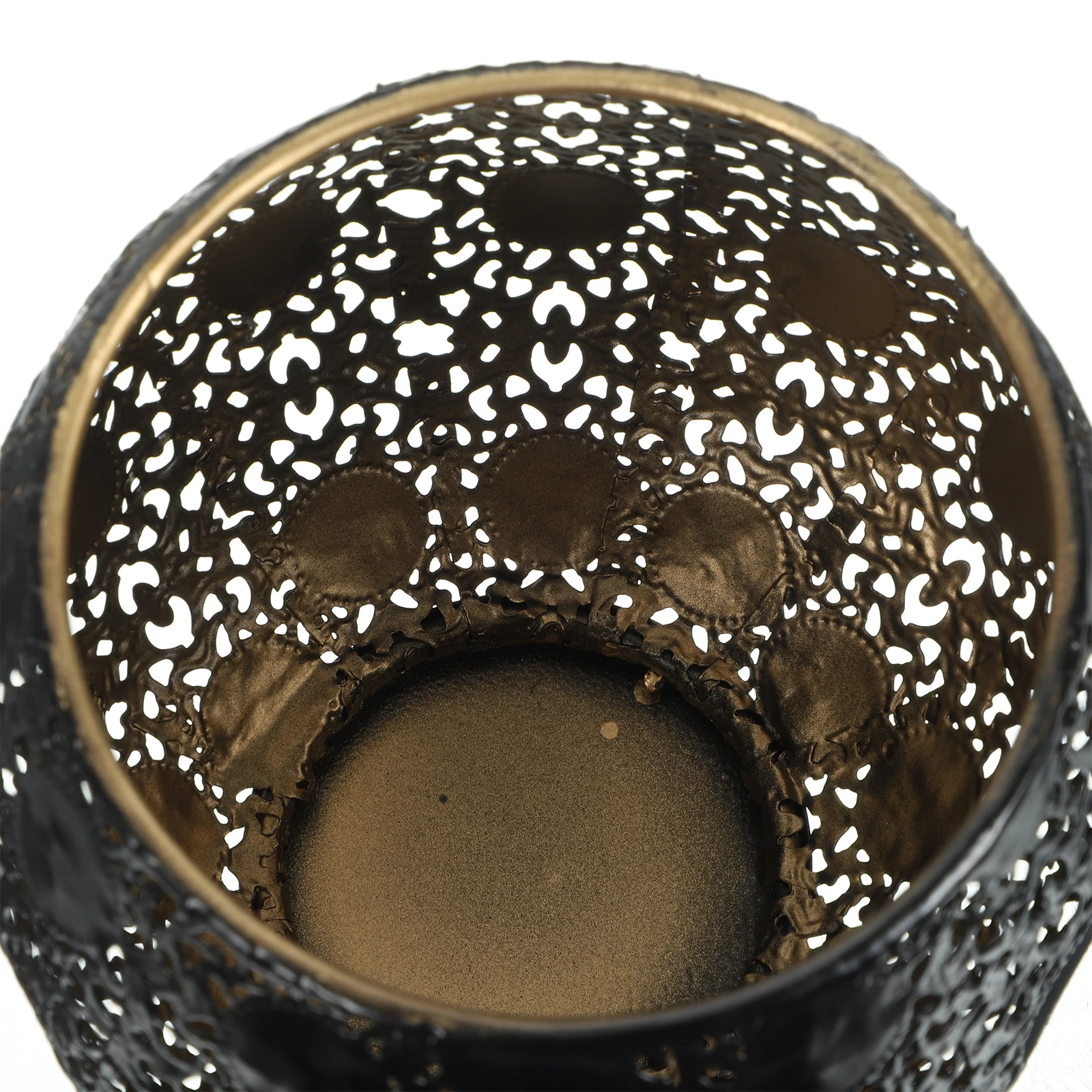 

1Pcs Hollowed Iron Candle Holder Vintage Style Metal Candlestick Holder for Home Decoration
