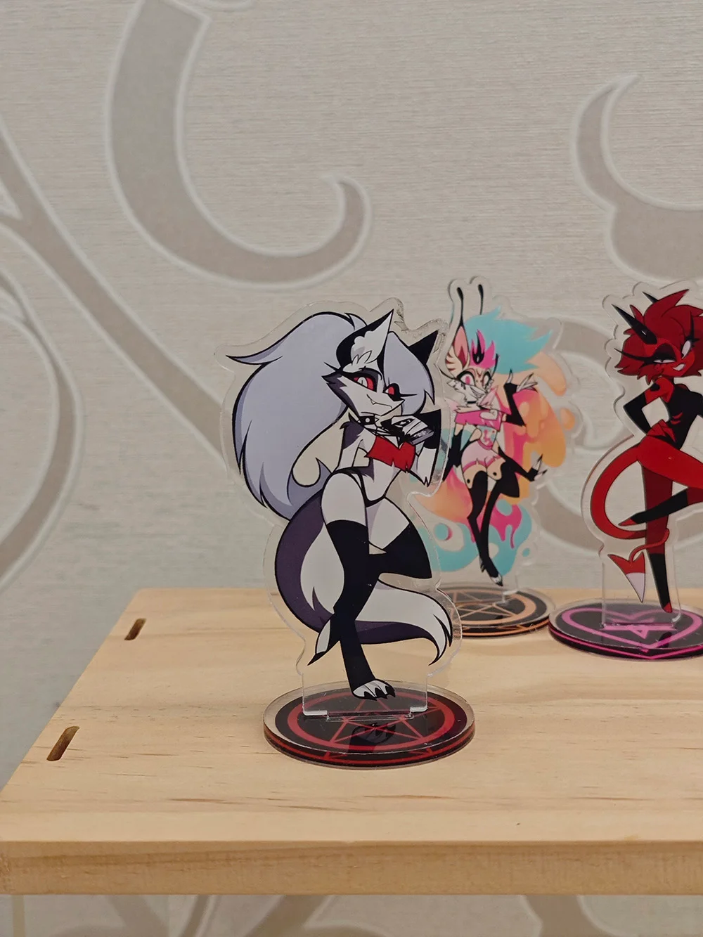 مجموعة HELLUVA BOSS الكلاسيكية من الأكريليك Blitzo Stolas Moxxie Loona |   I.M.P. مكتب شخصية شيطان الفريق الأساسي فندق هازبين