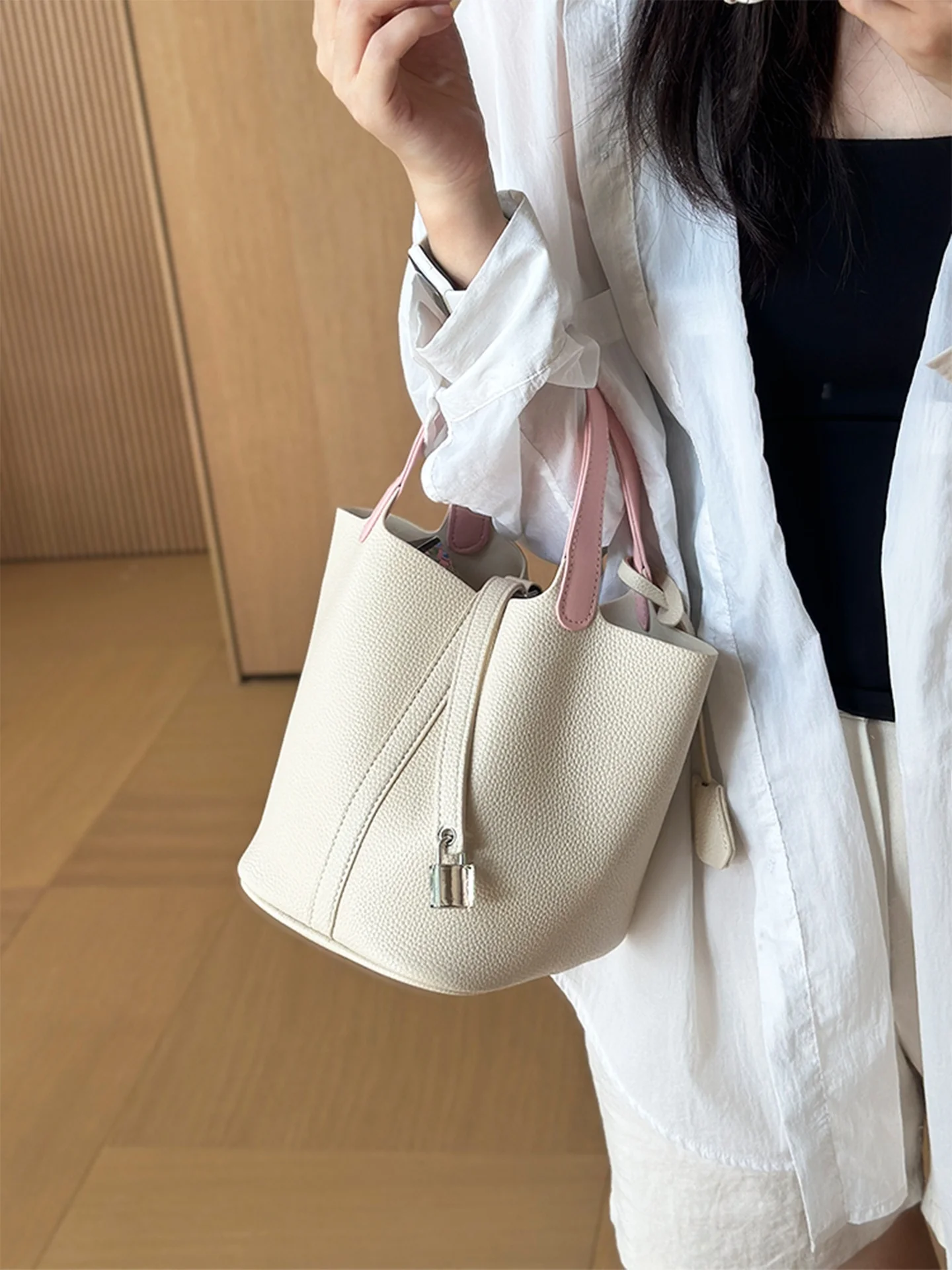 Large Capacity Bucket Handbag - огляд і ціна Luxury Bags For Young Women