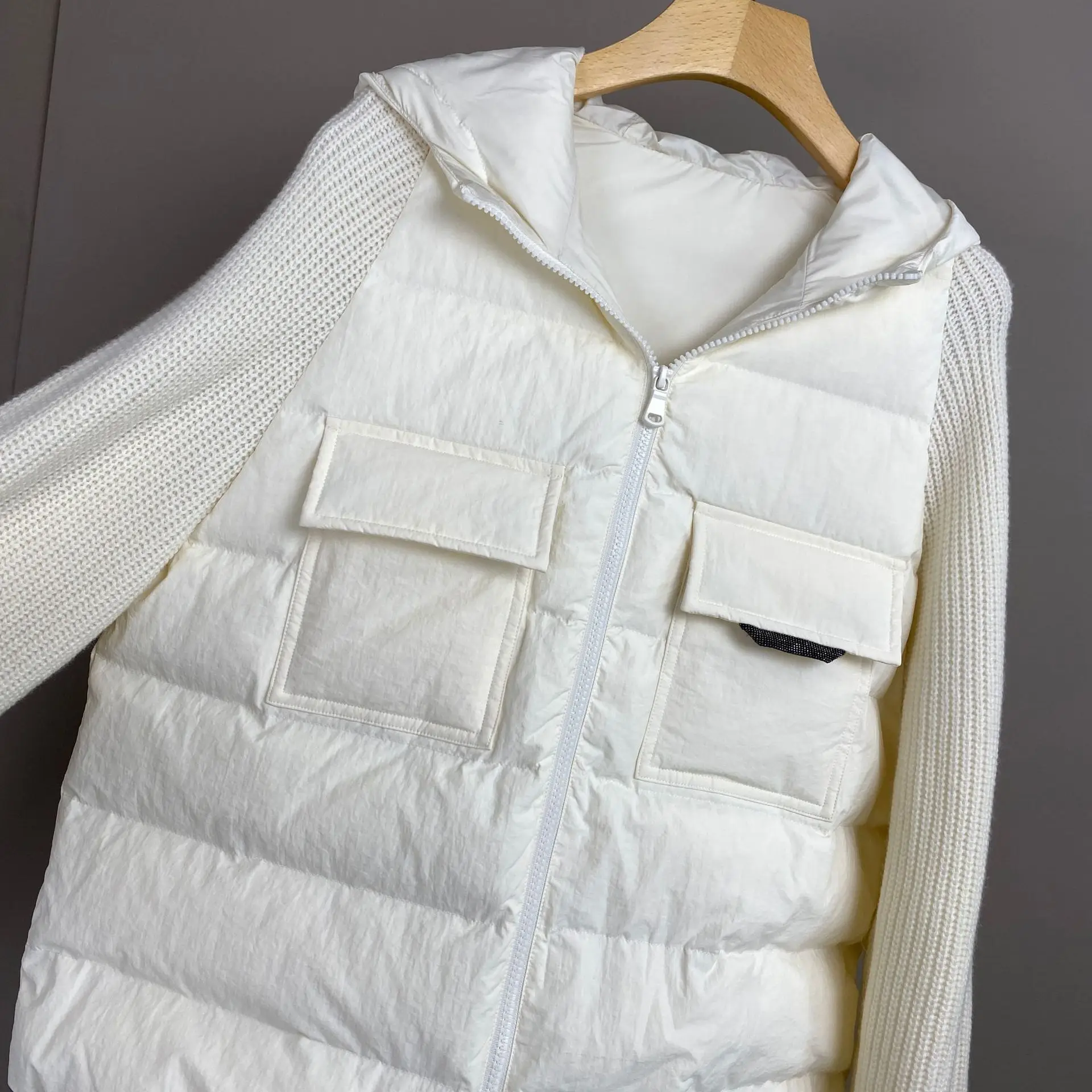 2025 Piumino con cappuccio in piuma d'oca bianca con doppia tasca in cashmere autunno e inverno