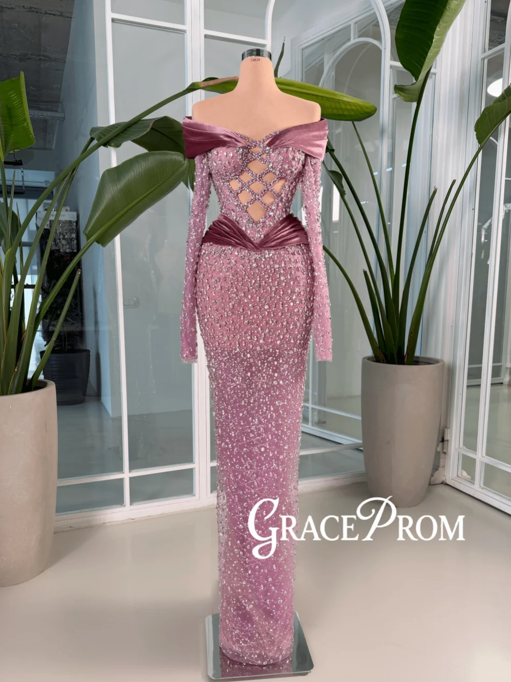 

Shimmering Crystal Long Evening Dress Luxury Illusion Off Shoulder Wedding Party Gowns Customized Chic Straight Banquet Gowns