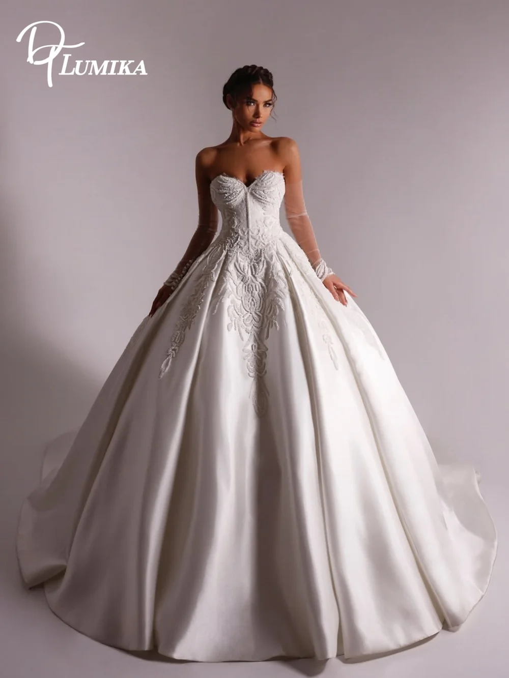 

Luxury Strapless Ball Gown Wedding Dress Intricate Lace Embroidery Satin Fabric Voluminous Skirt for Brides Vestidos De Novia