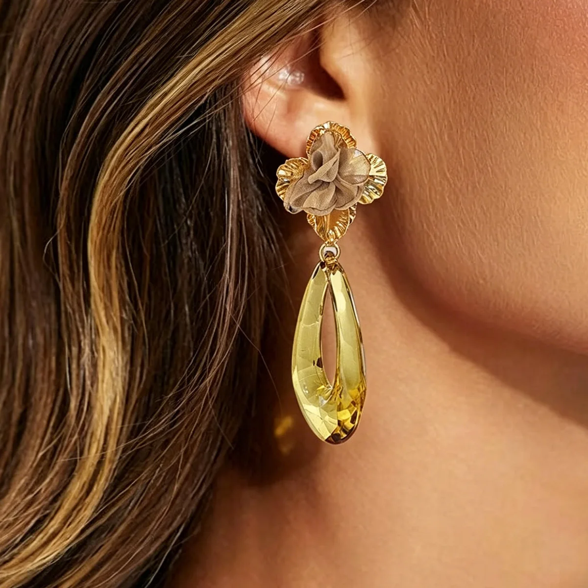 Elegant Red Flower Stud Earrings Translucent Teardrop Dangle Luxury Statement Pendientes Romantic Night Out Party Jewelry