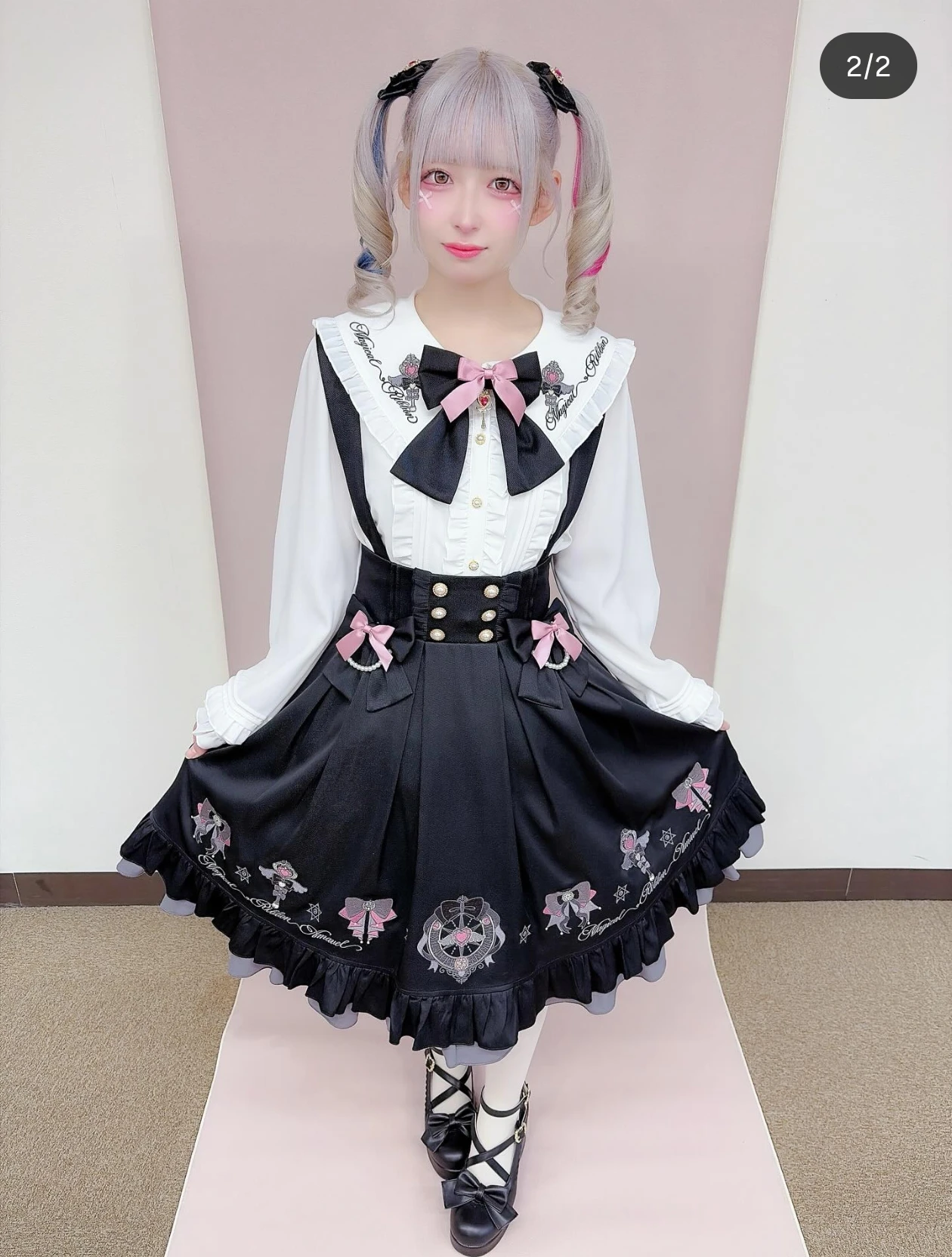 和菓子のような可愛さ、ロリータ風の大きなリボン付きドールカラーのショートドレス、女性用刺繍入り長袖シャツ、ハイウエストサスペンダースカートのセット