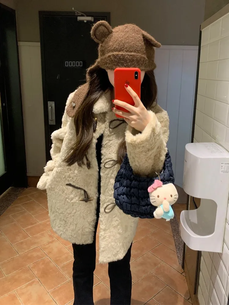 Ladies Casual Sle eepskin Coat Thiened Long Sve Mid-Length Warm Faux Fur Jaet Button Closure Leather And Fur Integ...