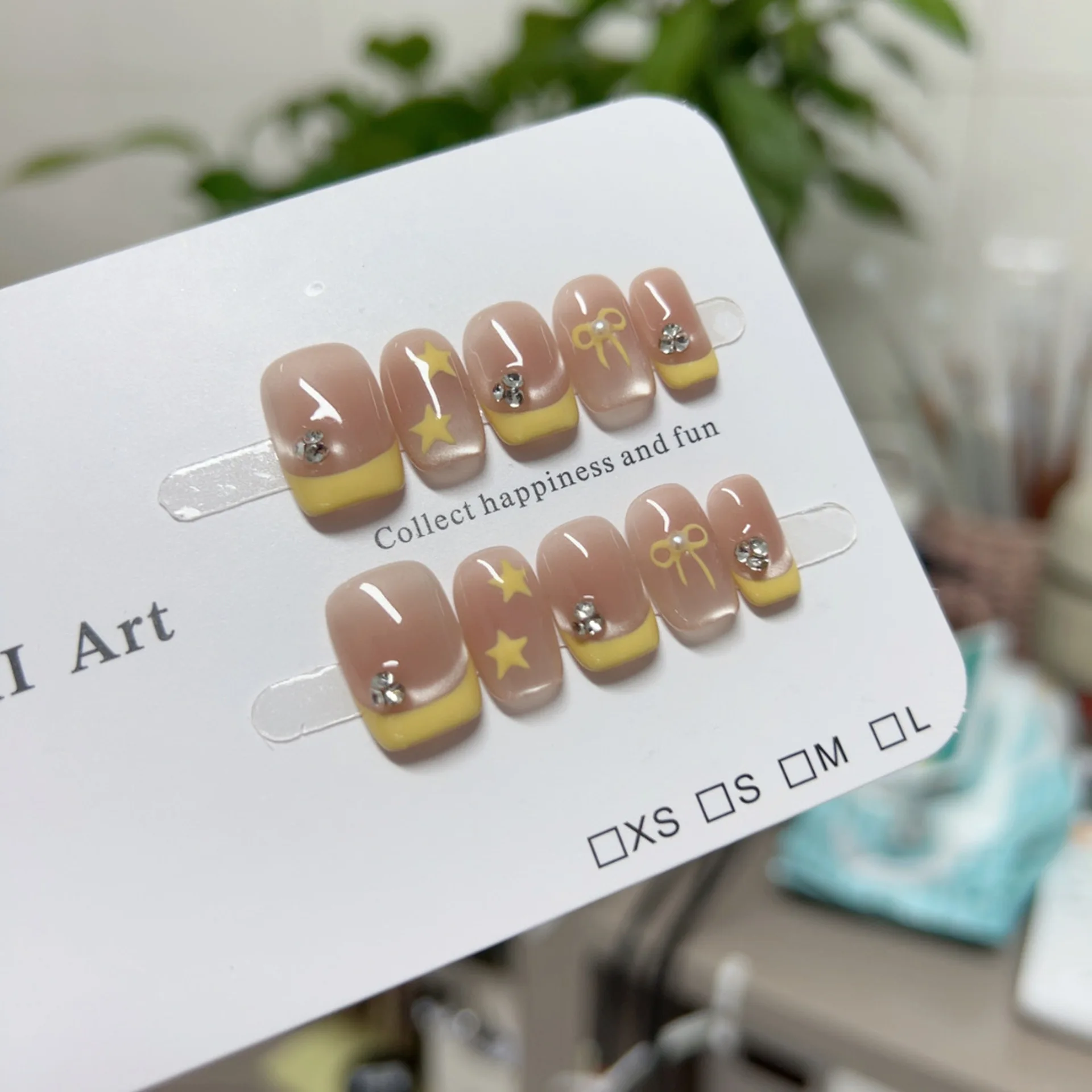 

10pcs Handmade French Short Press On Nails Nude Color Shiny Cat Eye Star Bow Design Fake Nails Wearable Nails Art Tips for Girls