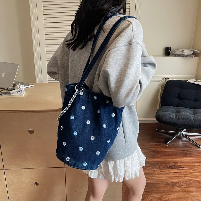Lazy woman tote bag - floral pattern, durable denim fabric, suitable for daily commuting and class, single shoulder bag