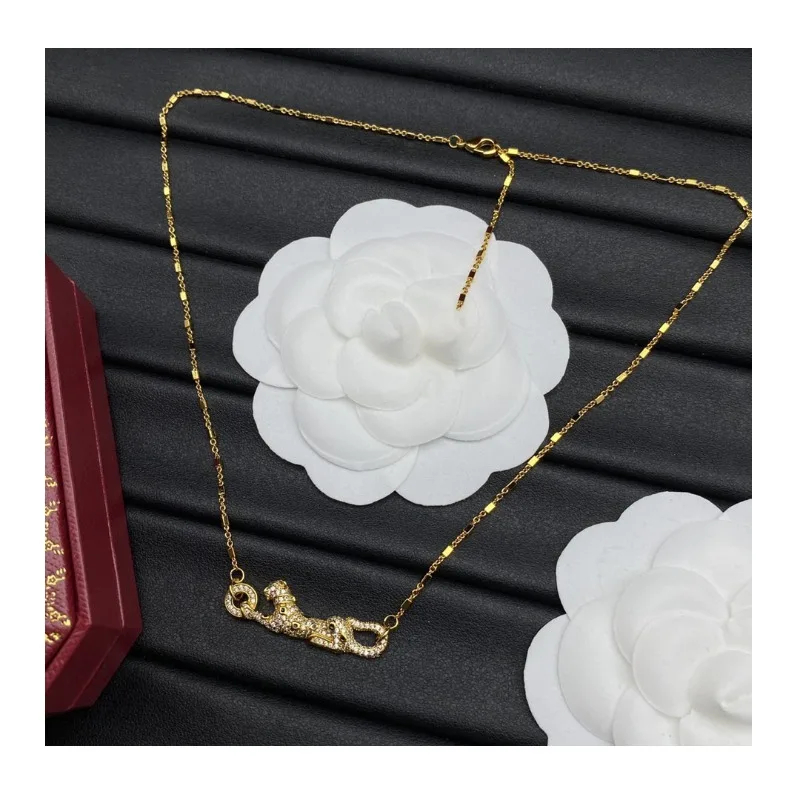 

New Full Diamond Leopard Necklace Female High-end Light Luxury Golden Leopard Necklace