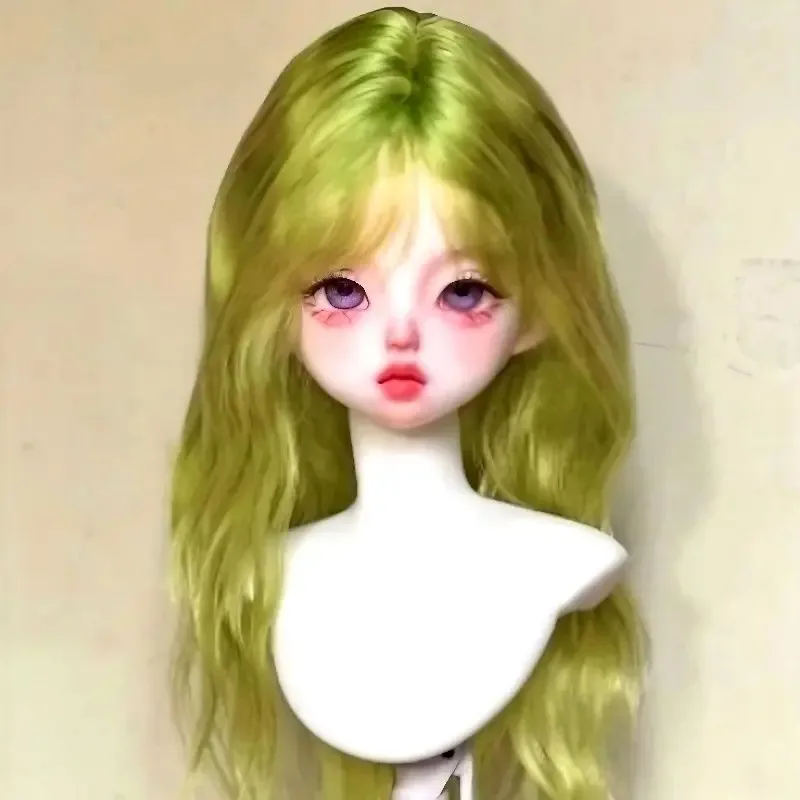 شعر مستعار BJD مناسب لأحجام 1/31/4 شعر عالي الحرارة فواكه خضراء مموجة شعر طويل مجعد للنساء ذيل حصان مزدوج شخصي