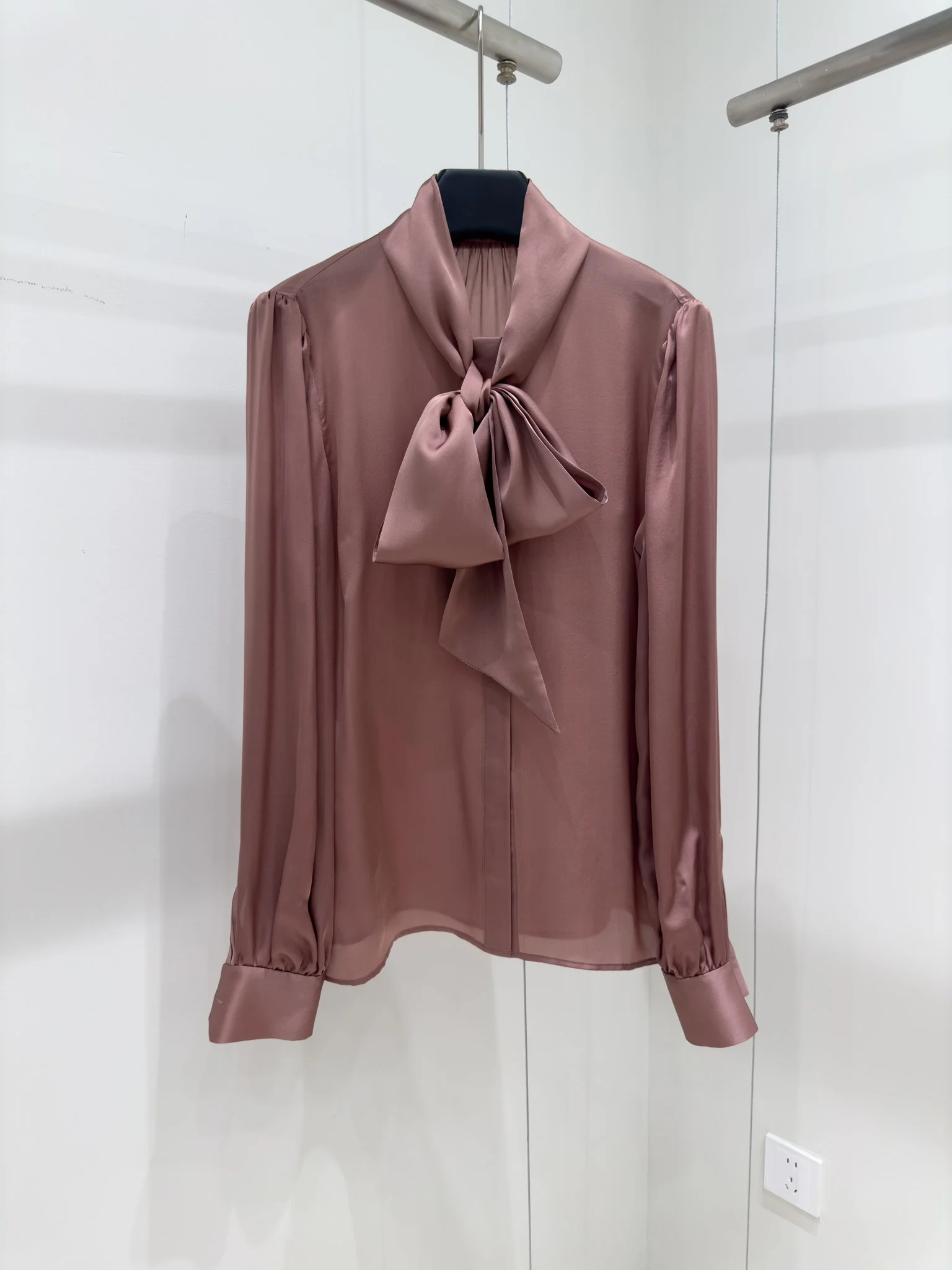 

2024, новая зимняя женская одежда, шелковая рубашка с бантом из сушеных розы 1021