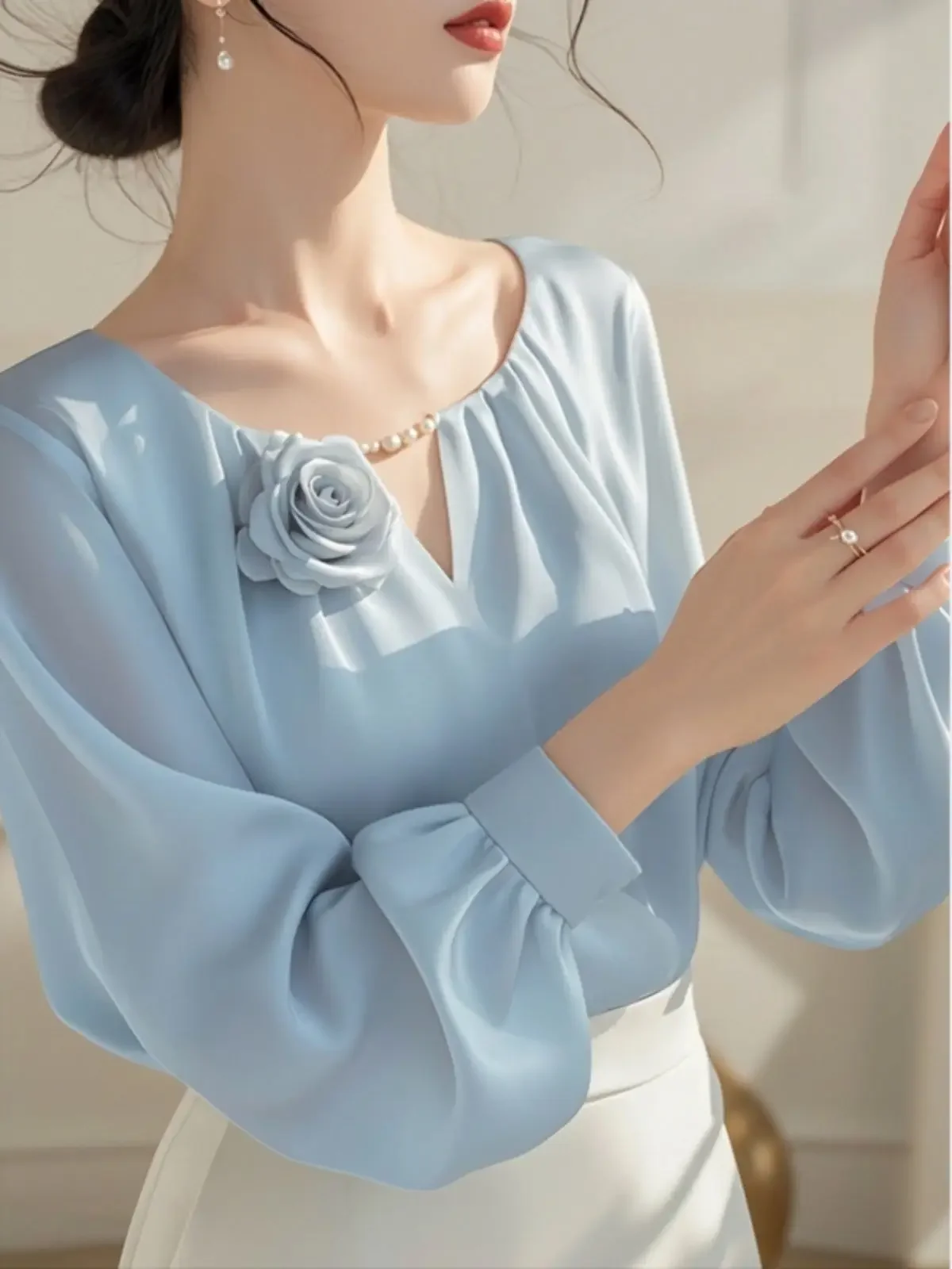 Chiffon Top Unique and Beautiful Small Shirt French Style Light Luxury High-end Feeling Blue Long Sleeved Shirt for Women