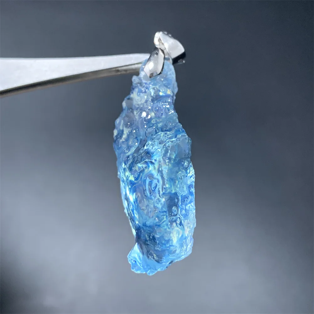 Clear Natural Transparent Fluorescent Blue Aquamarine Pendants Women Irregular Heal Beads Polished Rough Raw Aquamarine Necklace