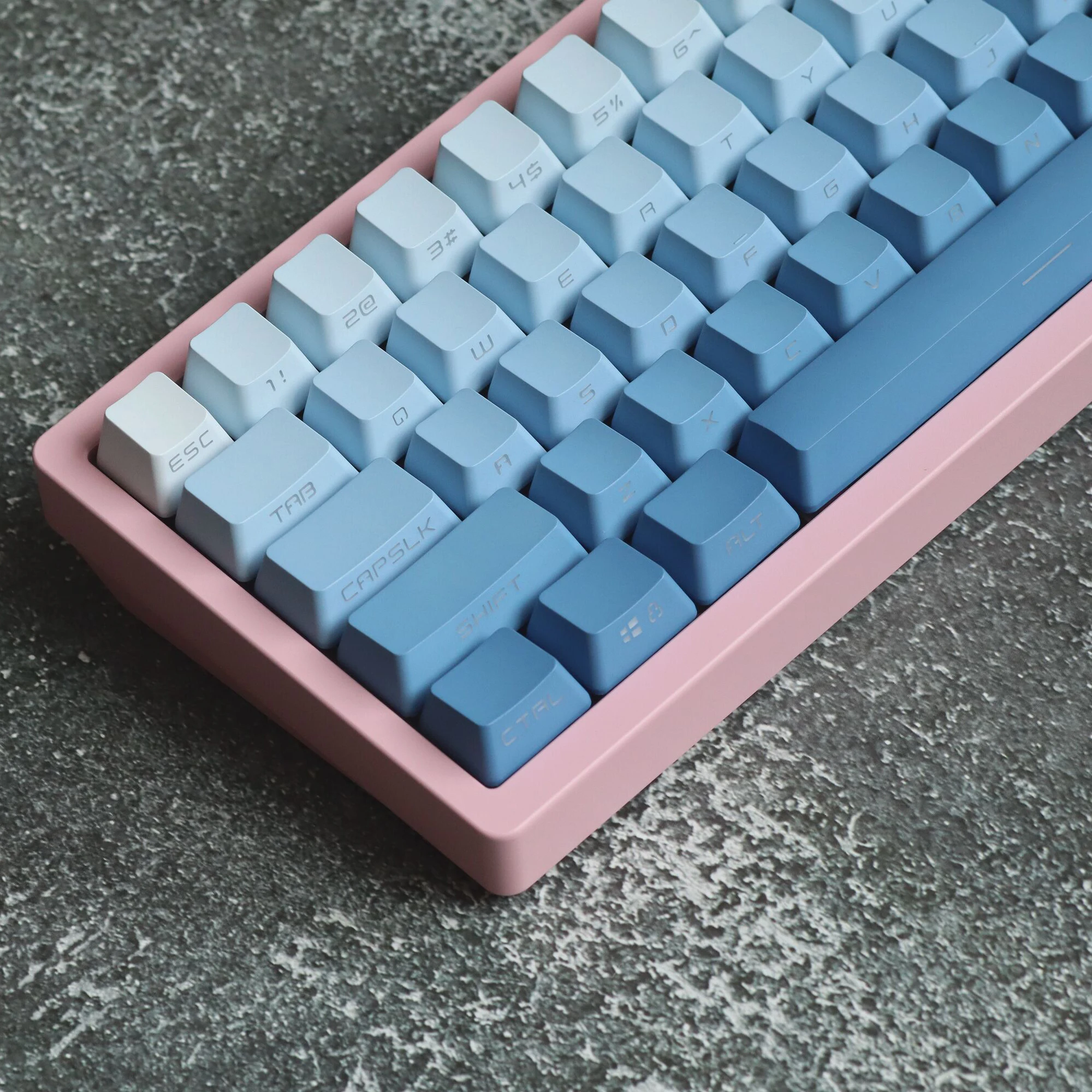 Fog Blue Gradient Keycaps OEM Profile Backlit Transparent Keycap PBT Side/Top Print Keycaps For GK61 68 87 104 Keys keyboards