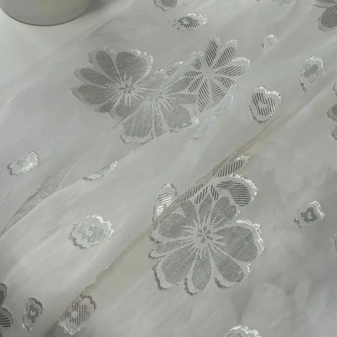 New Jacquard Organza Jacquard Fabric With Light Two Leaf Flower Lightweight Breathable Sunscreen Clothing Fabric
