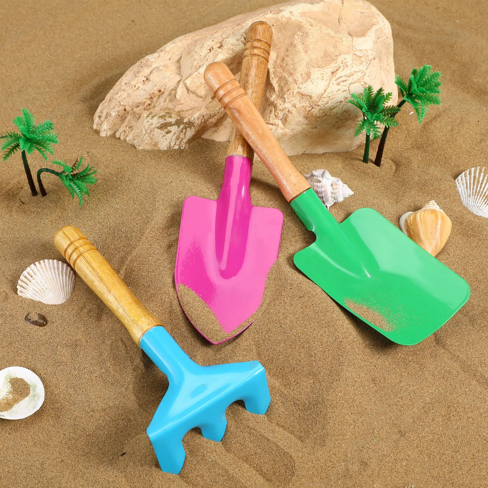 conjunto-de-brinquedos-para-a-praia-e-jardim-com-3-pecas-pa-e-ancinho-de-metal-com-cabo-de-madeira-ferramentas-para-uso-em-jardins-e-areas-externas-ideal-para-transplantar-plantas-em-vasos