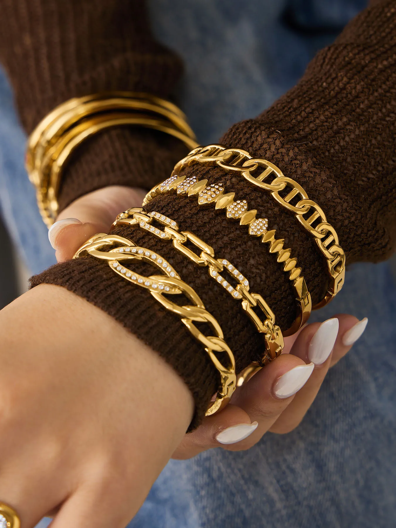 Zierliche Edelstahl-Armreifen für Frauen 18k Vergoldete Verschlungene Armreifen Armbänder Geometrisches Ästhetisches Armband – Detail 4