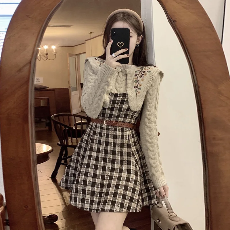 

2024 Autumn/Winter Fashion Retro Small Fragrant Sweater, Checkered Strap Skirt Two Piece Set