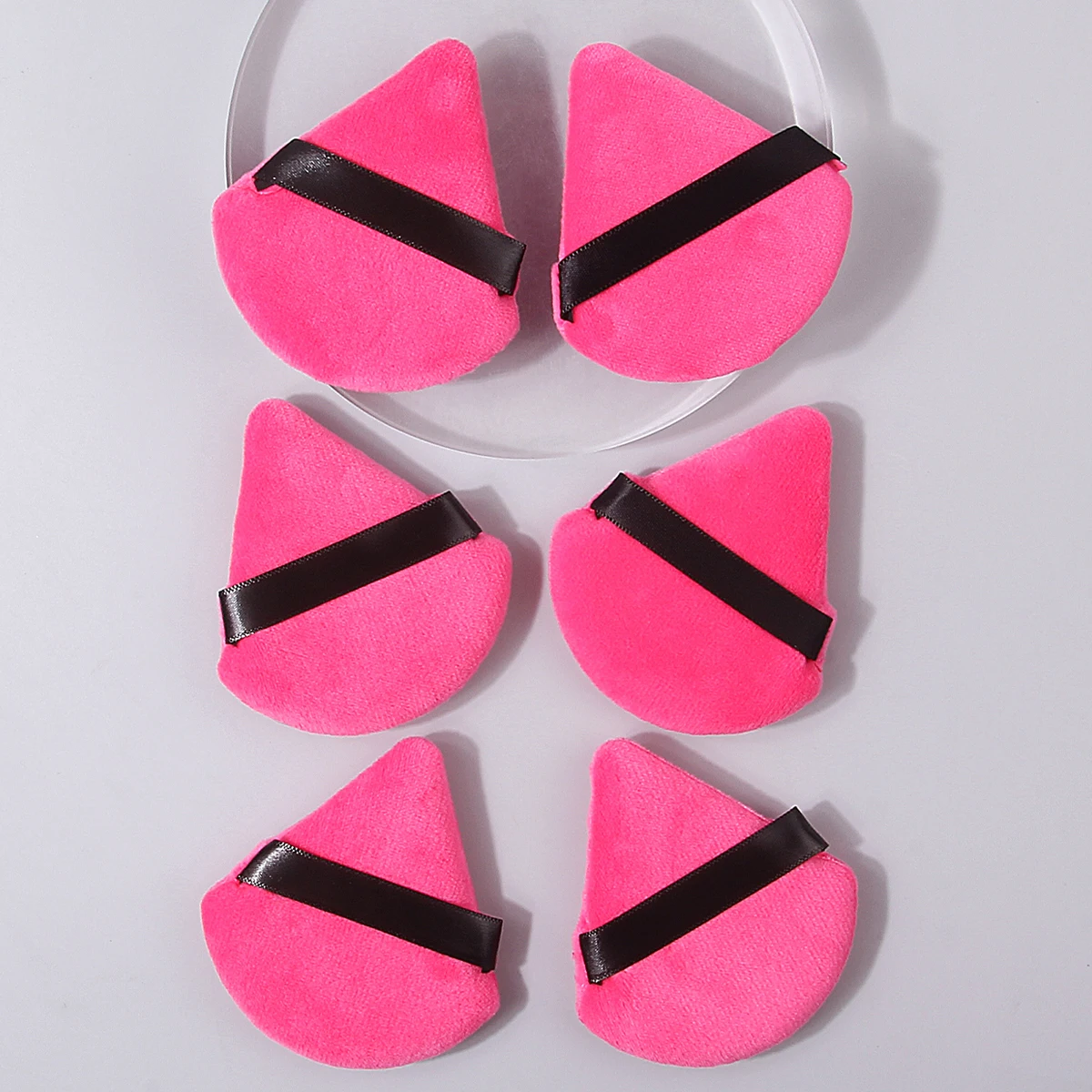 6 個ローズレッド植毛三角形パウダーパフ、ルースパウダーパフ、ハニーパウダーパフ、ブラッシュパウダーパフ、ドライとウェットの両用