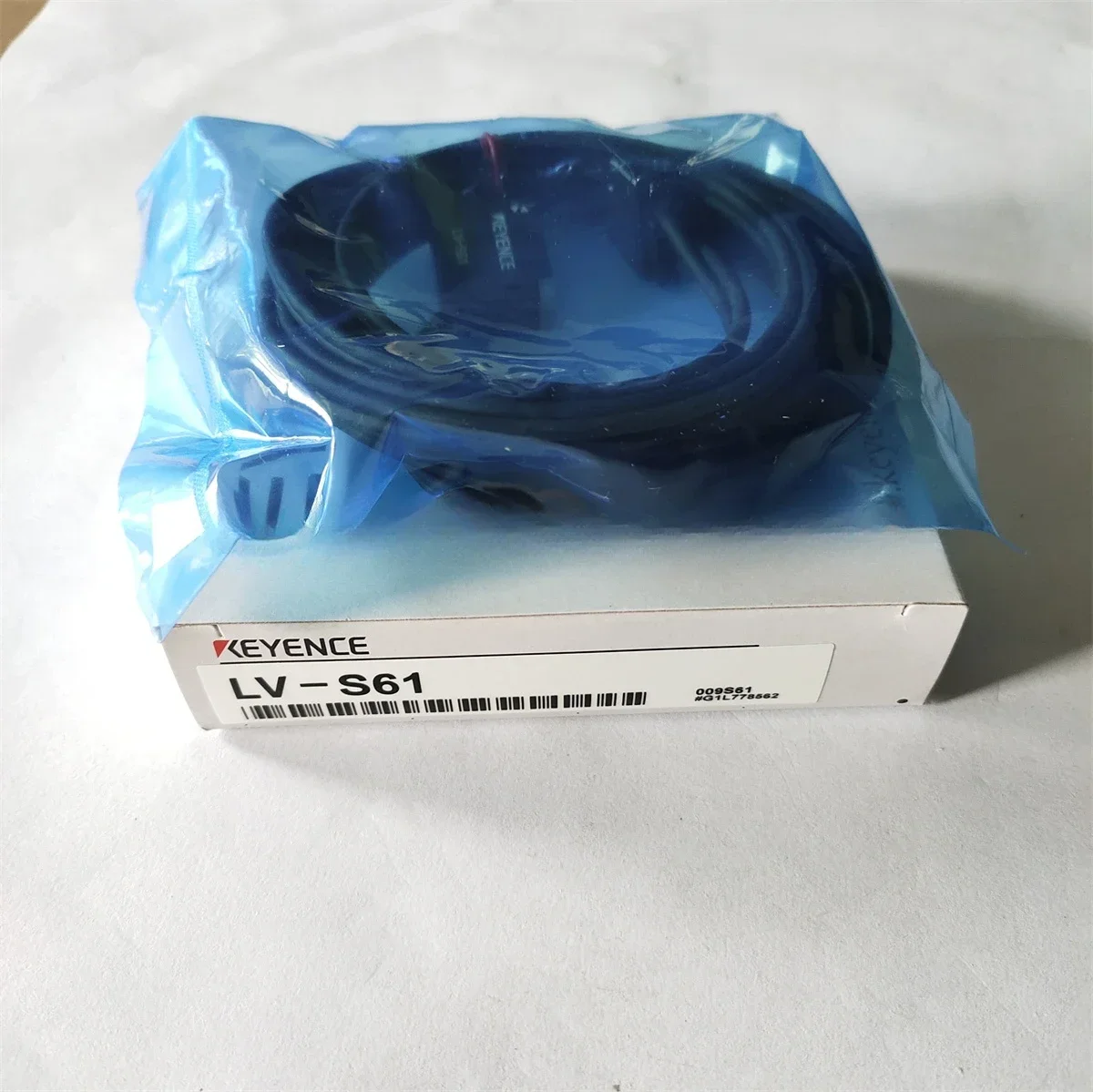 LV-S61 أو LV-S62 مستشعر ليزر KEYENCE الأصلي الجديد