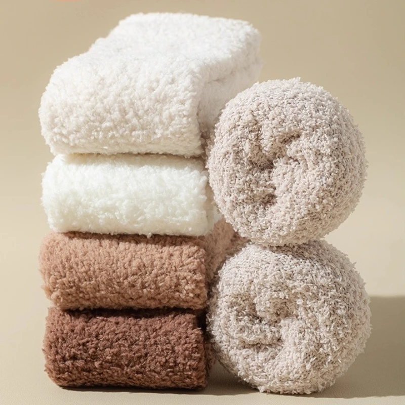 1/6 Paar Winter-Korallensamt, dick, mit Mittelrohr und dickem Samt für Kinder, warme und kältebeständige Nördliche Plüschsocken