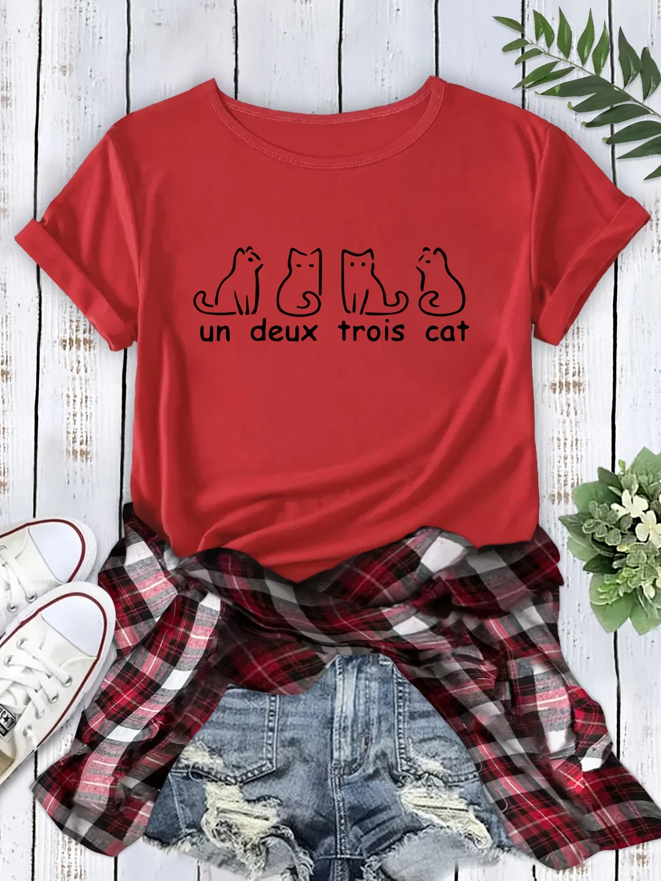 フランスの猫のプリントが施された女性用半袖カジュアルTシャツ,楽しいグラフィックの原宿トップ,新しい夏のコレクション2024