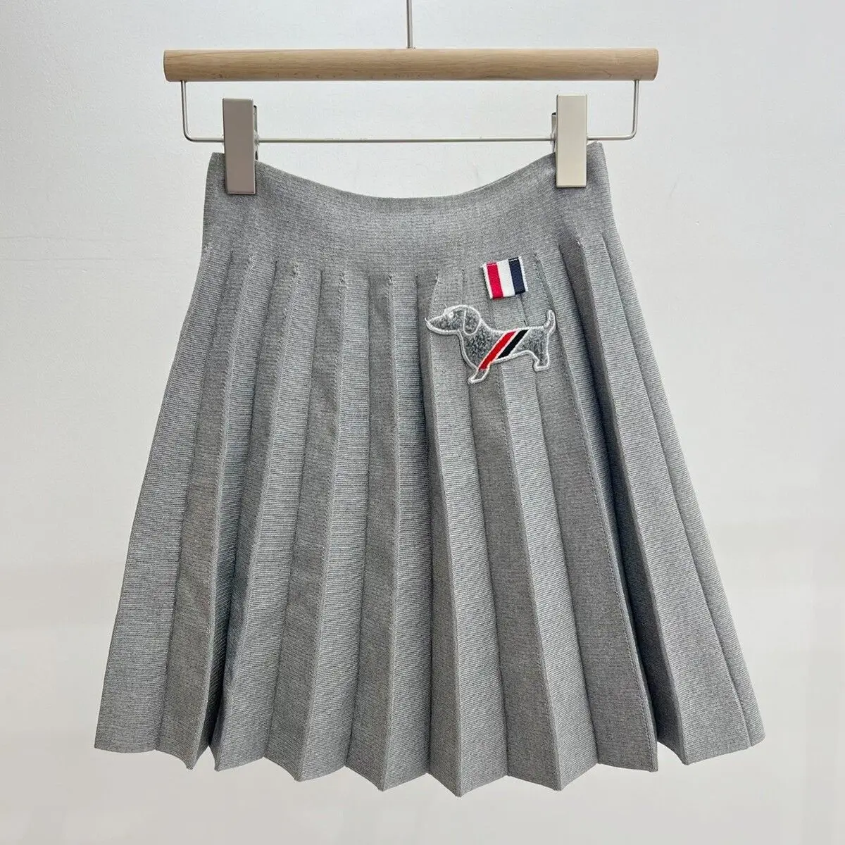 

Pleated skirt, knitted A-line short skirt, women's casual versatile high waisted uniform, half body short skirt, college style