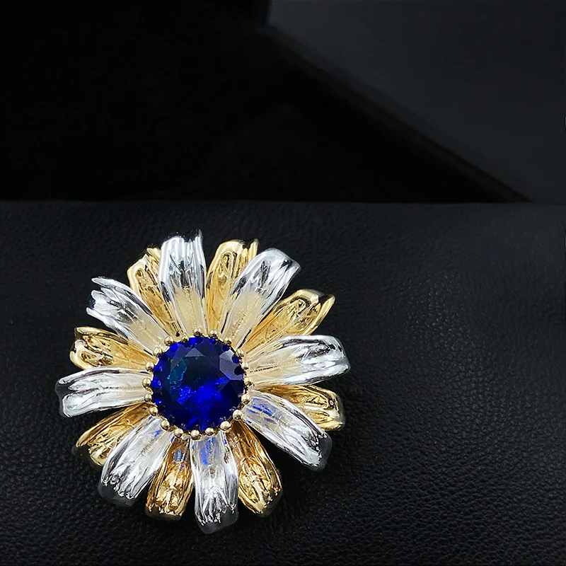 Unique Sun Flower Brooch Women's Exquisite Crystal Daisy Suit Neckline Collar Pin Ornament Blue Jewelry Clothes Accessories 5723
