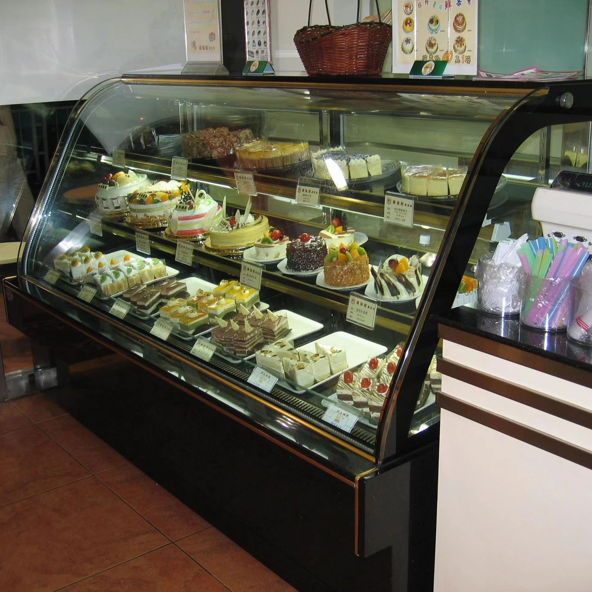 Equipo de refrigeración de tres pisos, expositor de pasteles, puerta de vidrio, refrigerador comercial, vitrina de pastel de helado