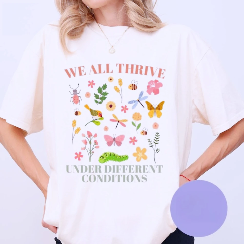 قميص We All Thrive تحت حالة مختلفة، تي شيرت خاص للمعلمين والنساء، تي شيرت للتنوع العصبي، هدايا الصحة العقلية، تي شيرت #2