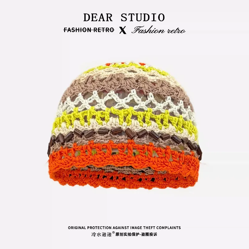 Koreanische Ins-Mode Kontrast-Strickmützen mit Lochmuster für Damen, Frühling und Sommer, Reise-Foto-Accessoire, vielseitige süße Pullover-Mützen