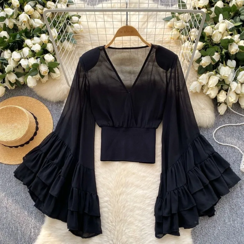 

Spring and Summer Sweet and Fashionable Printed Chiffon Short Top Feminine V-neck Slim Bell Sleeves