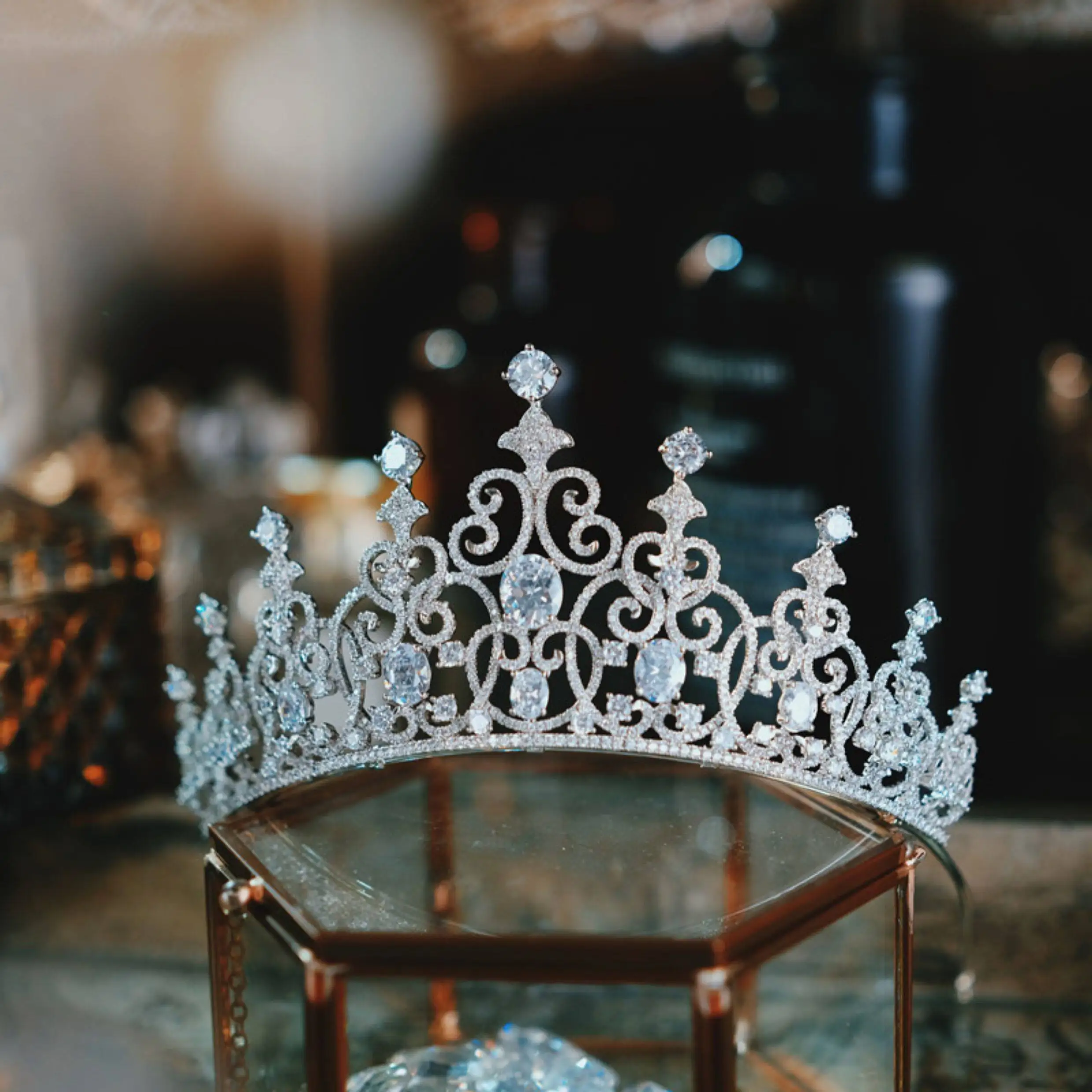 

Корона-тиара Princess Cubic для женщин: Элитный головной убор для дня рождения, свадьбы, в качестве аксессуара к основному свадебному платью