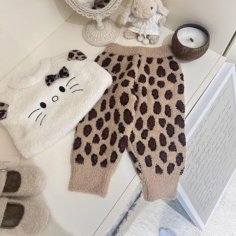 

Детские бархатные пижамные комплекты Hello Kitty Sanrio для девочек, толстая одежда с леопардовым принтом Kawaii, весенне-осенняя домашняя одежда, новинка