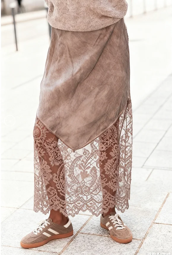 กระโปรงมิดิผู้หญิง แต่งขอบลูกไม้สีขาว ลายดอกไม้ ดีเทลผ้าซีทรู เอวกลาง สำหรับฤดูร้อน กระโปรงพลิ้วไหว สง่างาม ความยาวระดับกลาง