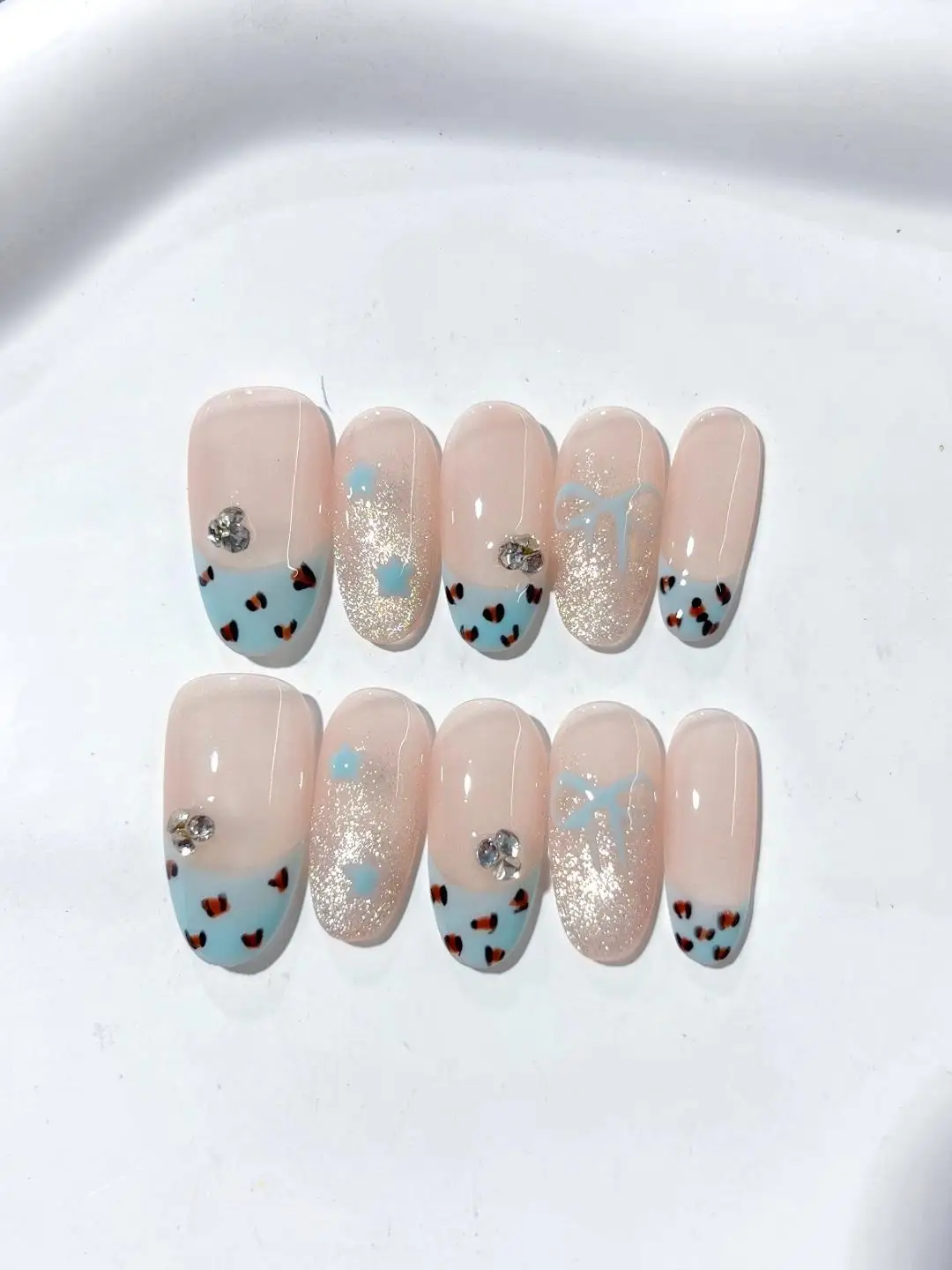 

Spotted Cat Eye Cute Style Nail Art Fashion Manicure (C416)